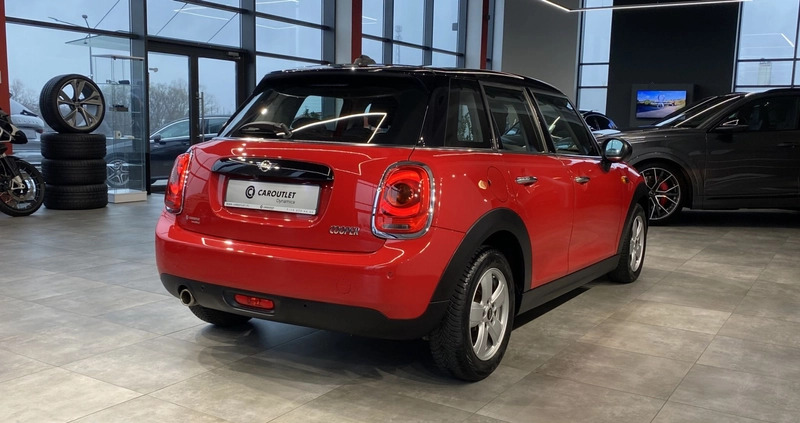 MINI Cooper cena 66900 przebieg: 62400, rok produkcji 2018 z Sianów małe 379